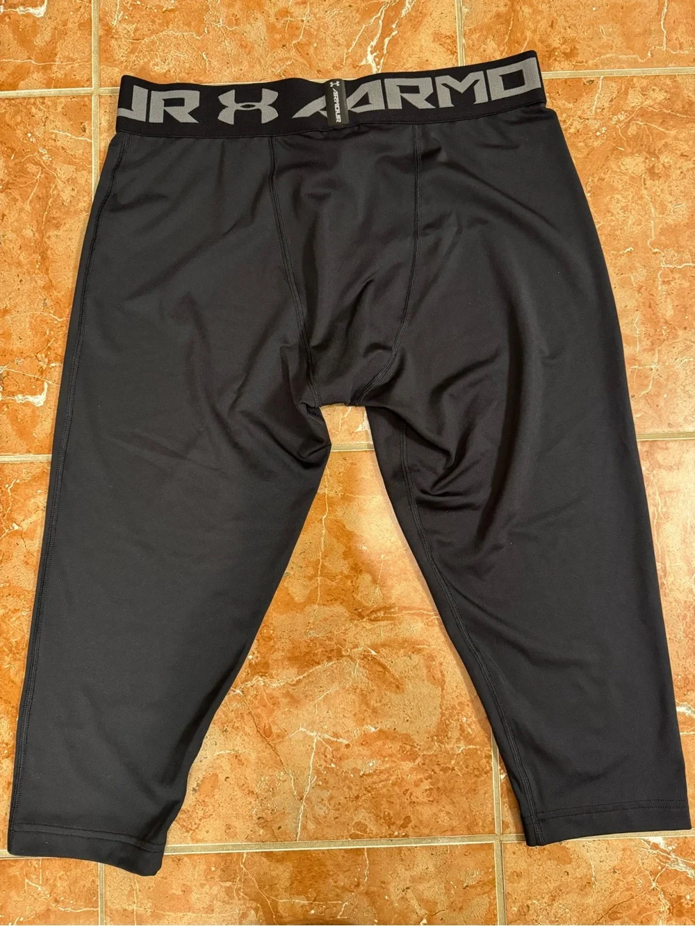 Under Armor Mens XL Heat Gear Black Leggings Compression Pants Capri